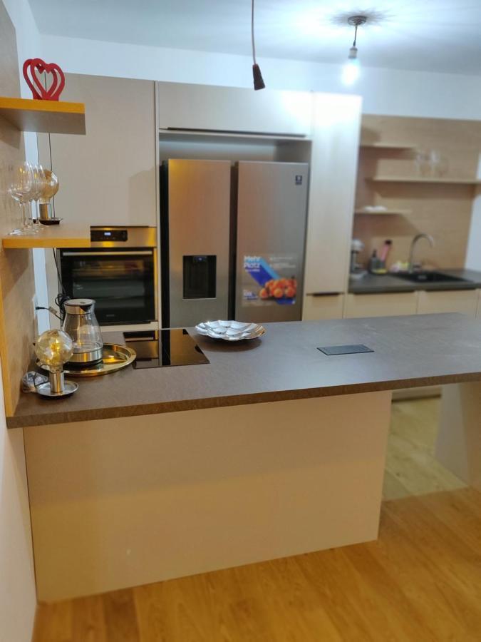 With Parking, Great Surroundings * Wenen