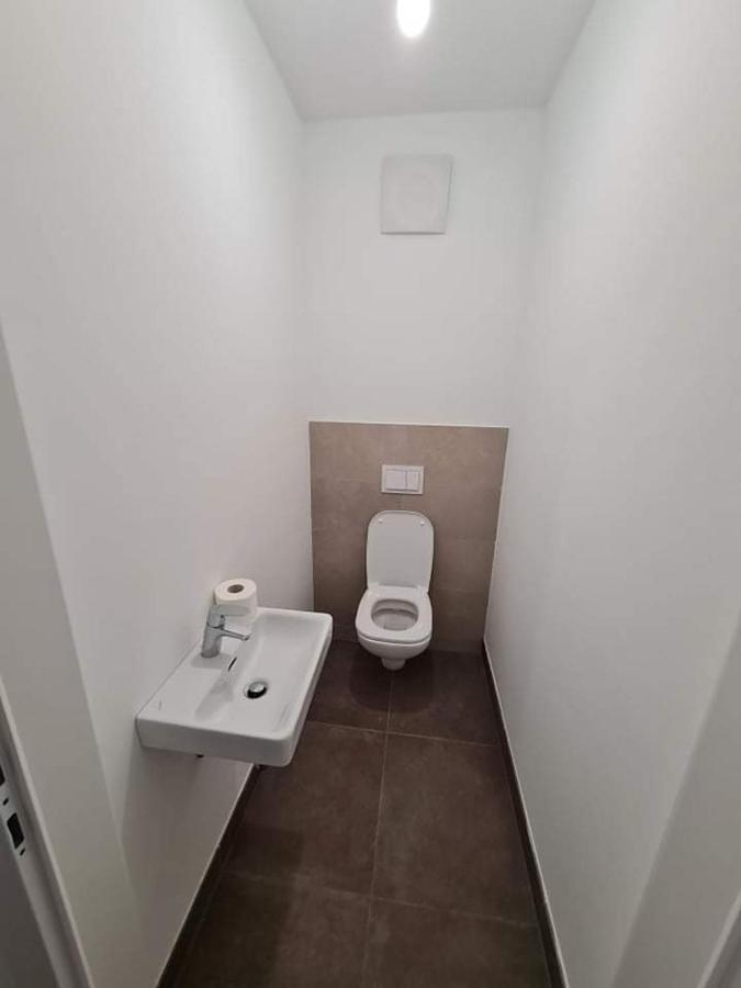 With Parking, Great Surroundings Appartement Wenen