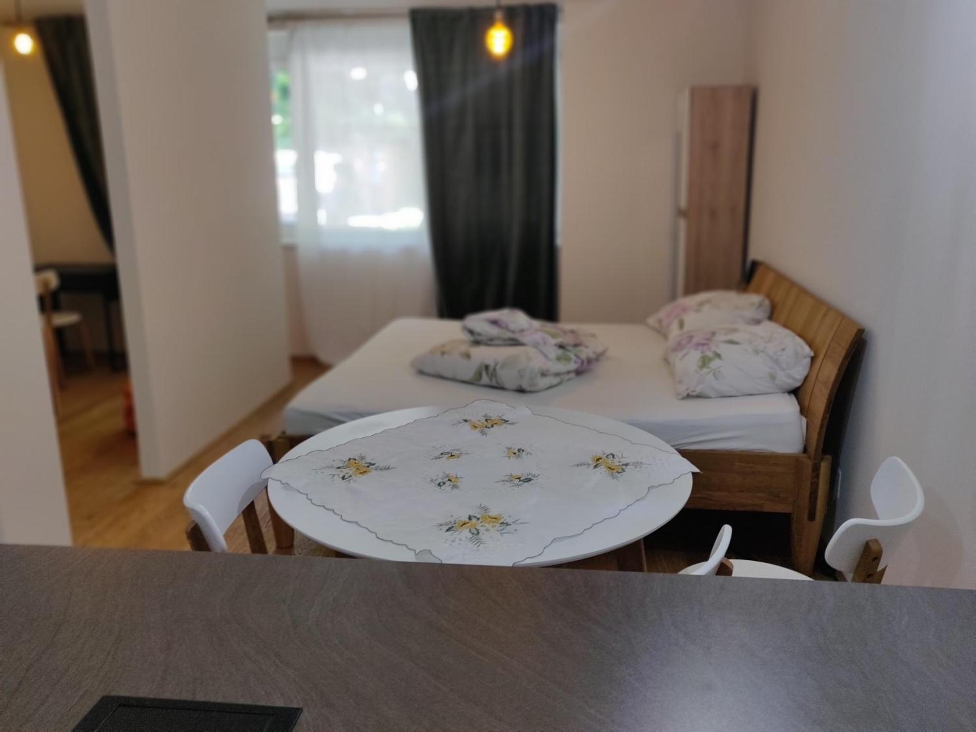 With Parking, Great Surroundings * Wenen